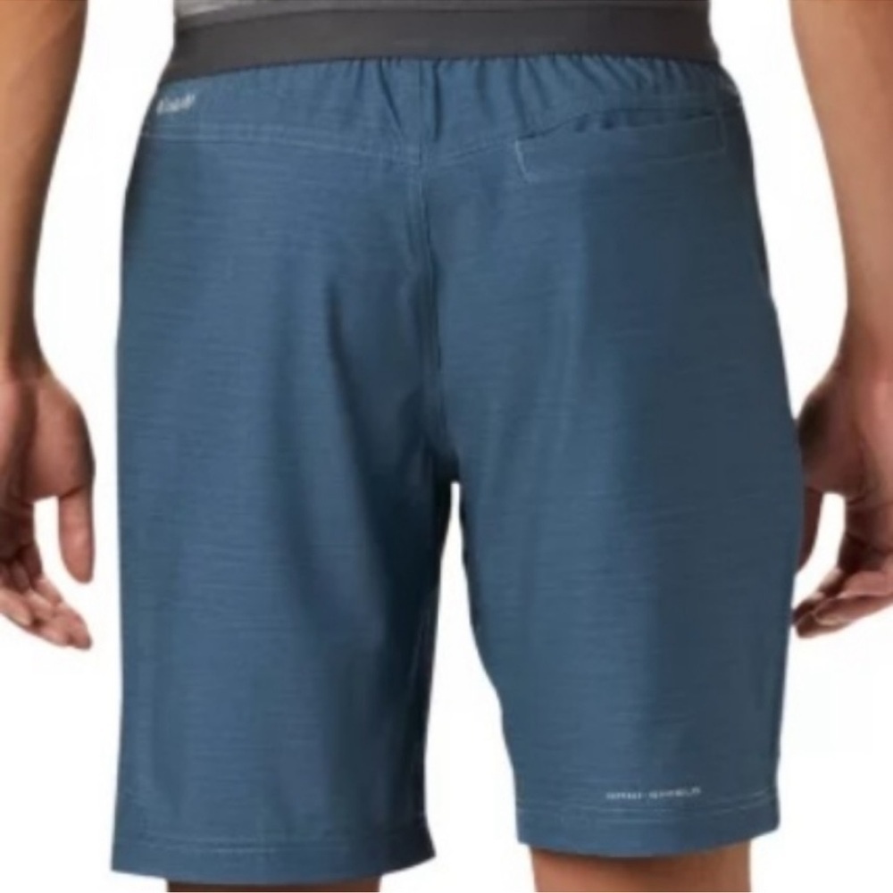 Columbia Omni shield Twisted Creek Mens Dark Blue shorts Large - Picture 2 of 15